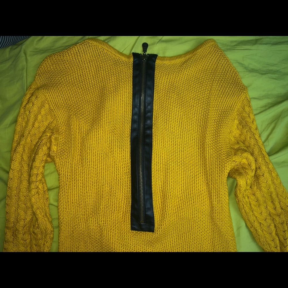 Sweater - Picture 5 of 5